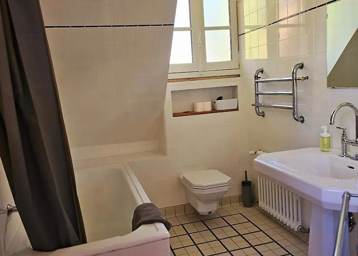 Maison De Charme Authentique A 500m De La *