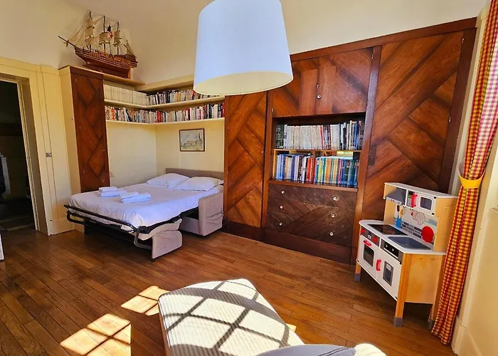 Maison De Charme Authentique A 500m De La *