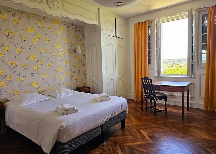 Maison De Charme Authentique A 500m De La *